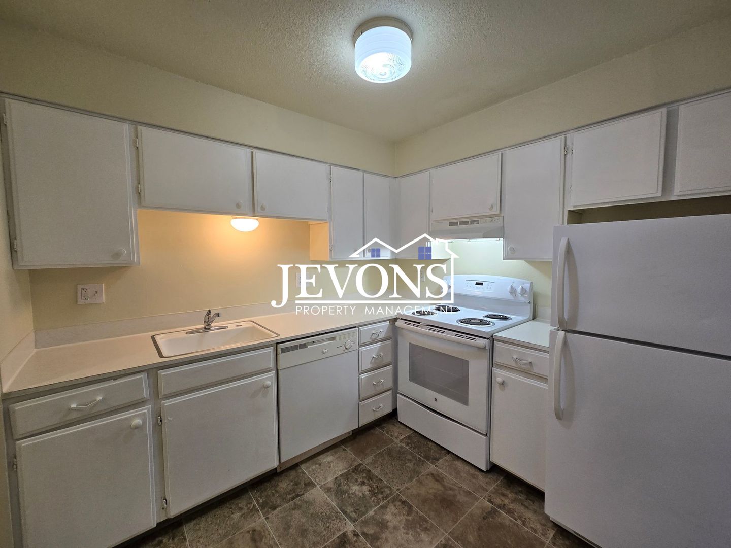Yakima Apartment: 16 N 6th St