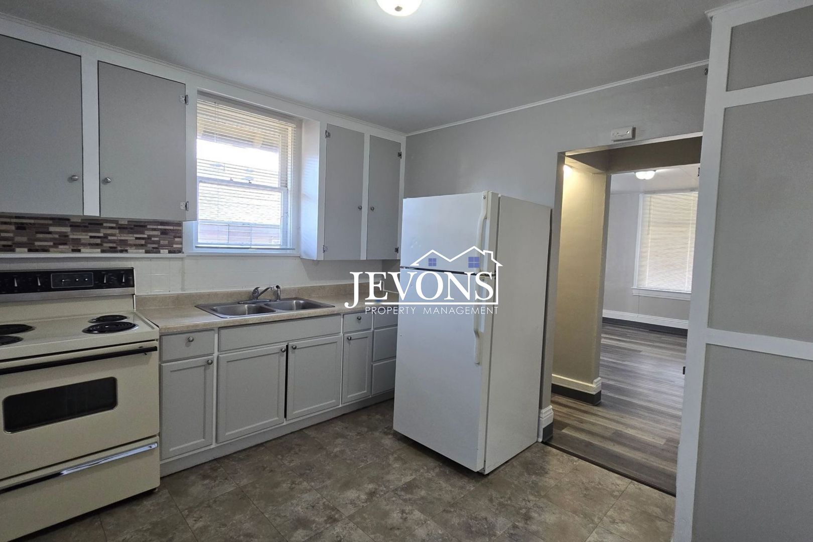 511 N 2nd St 1 of 18