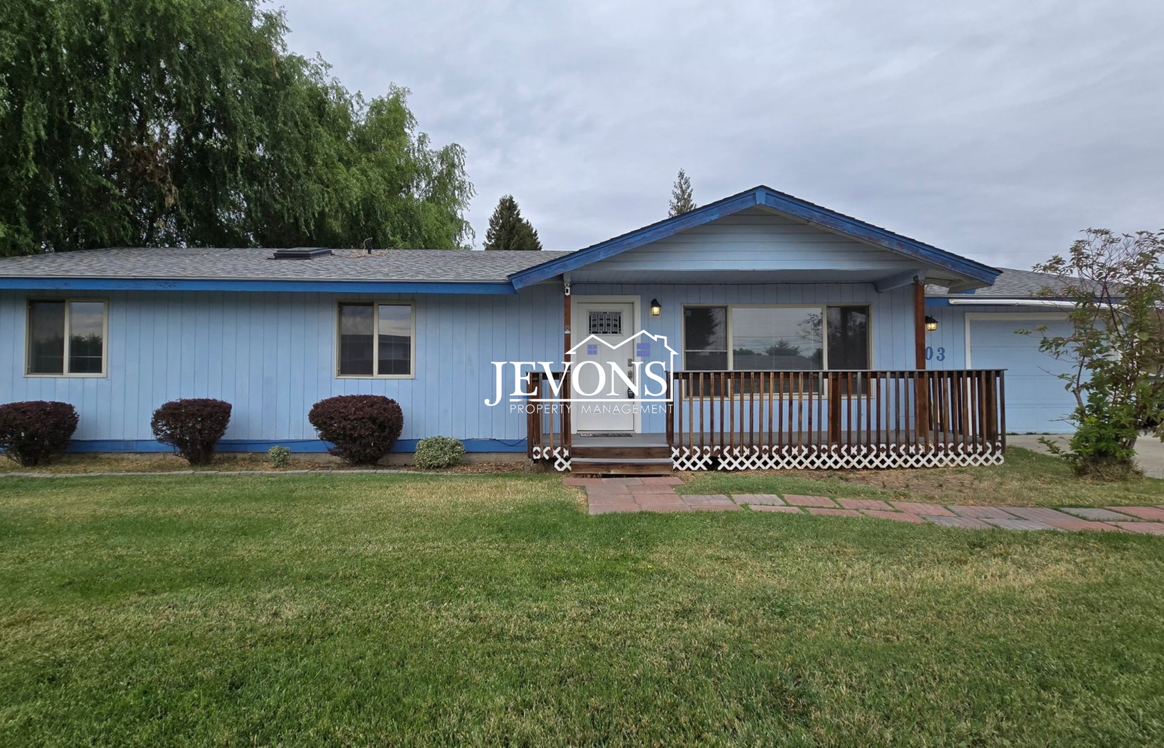 Yakima Apartment: 3303 Gregory Ave