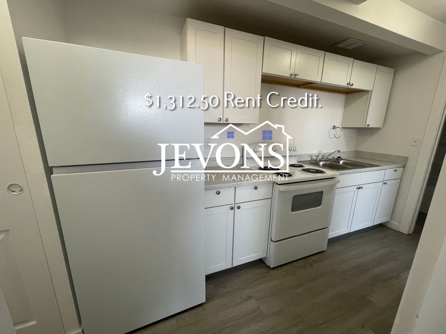 Moses Lake Apartment: 6379 Arnold Dr NE