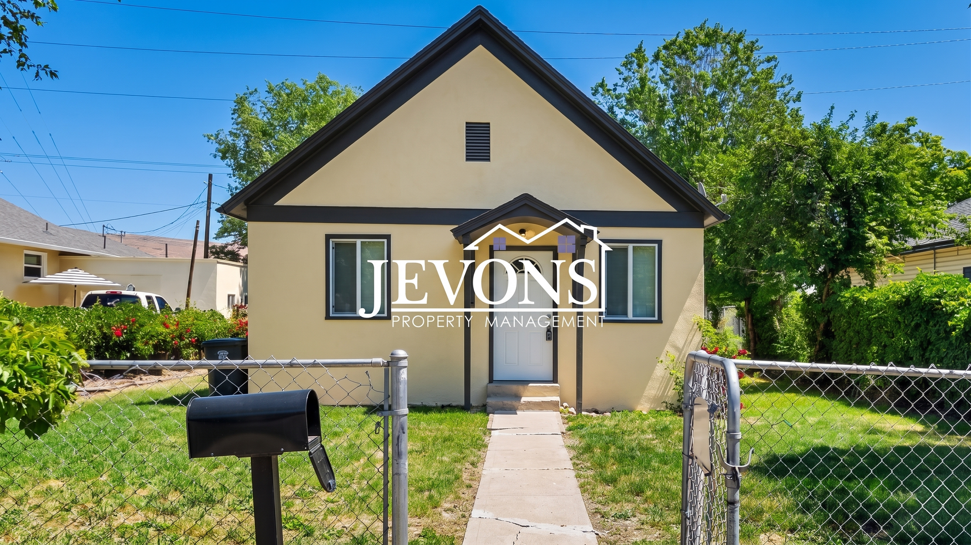 Yakima House: 713 N 6th St