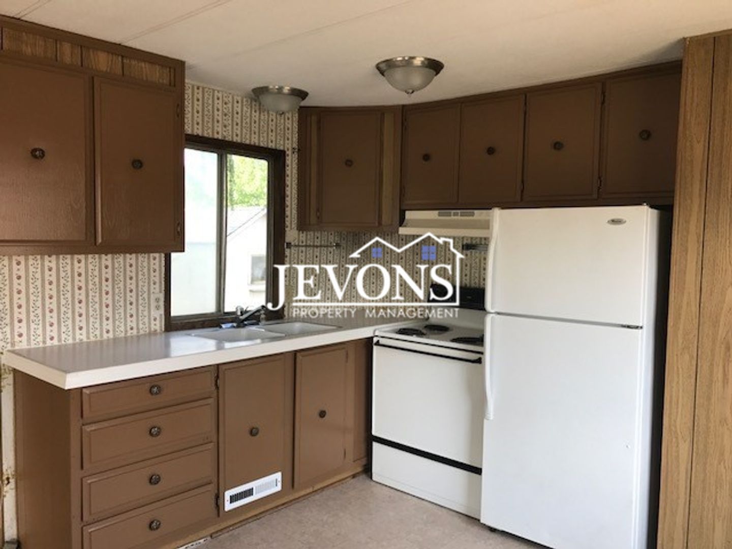 Tieton House: 501 Newland Pl