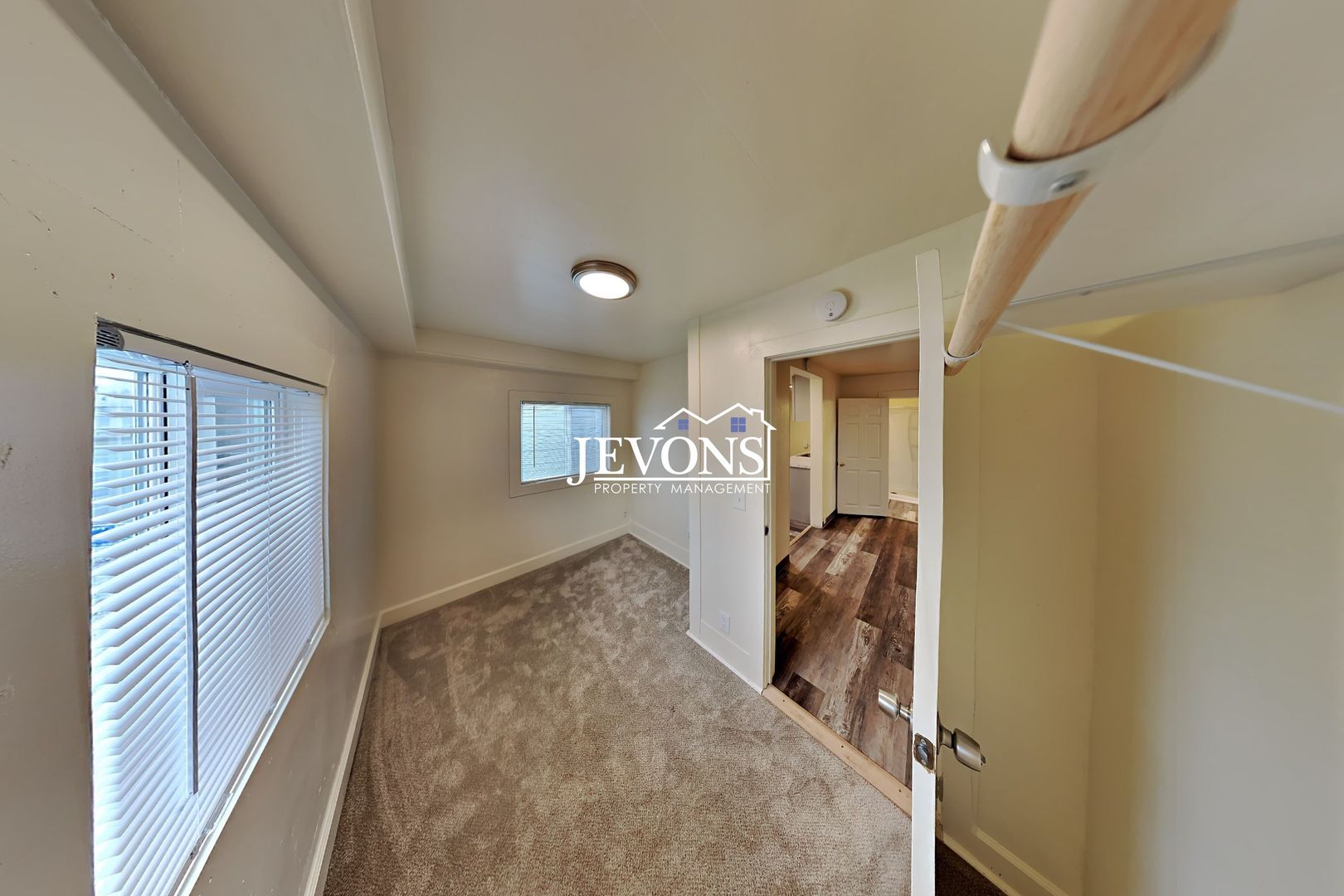 401 N 5th Ave 2 of 8