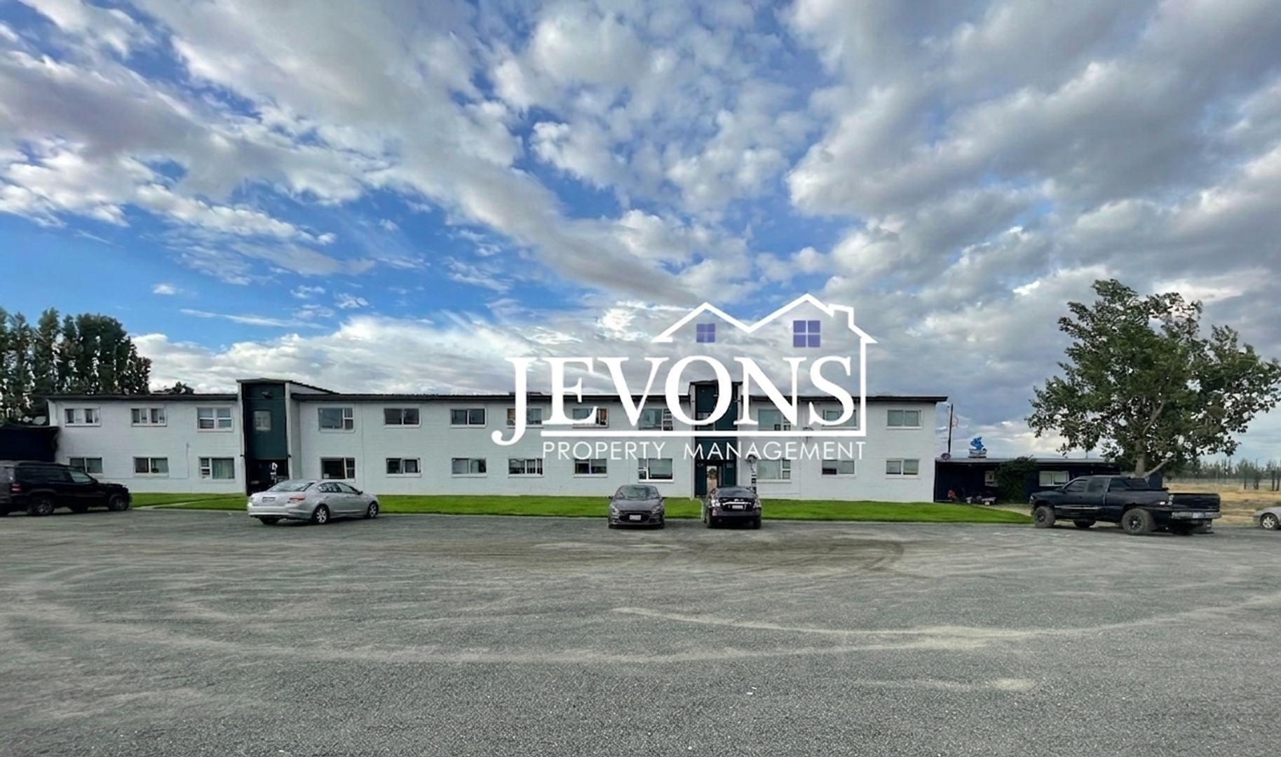 Moses Lake Apartment: 6379 Arnold Dr NE