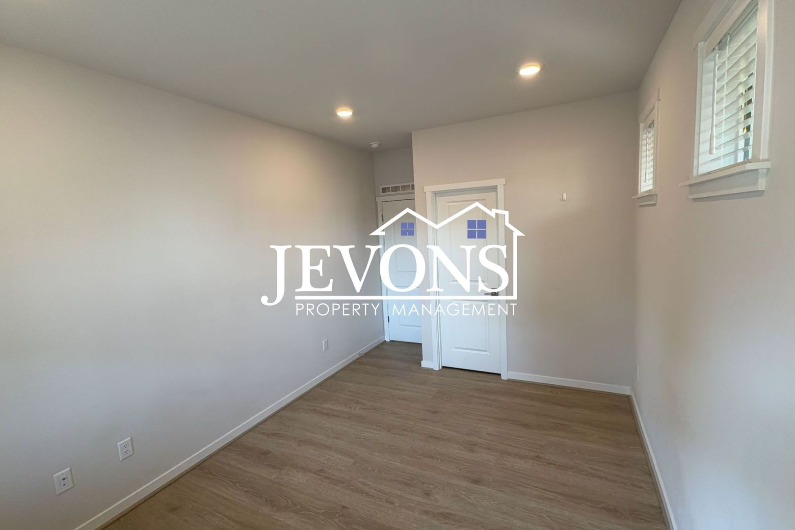 1703 14th Pl NE 12 of 12