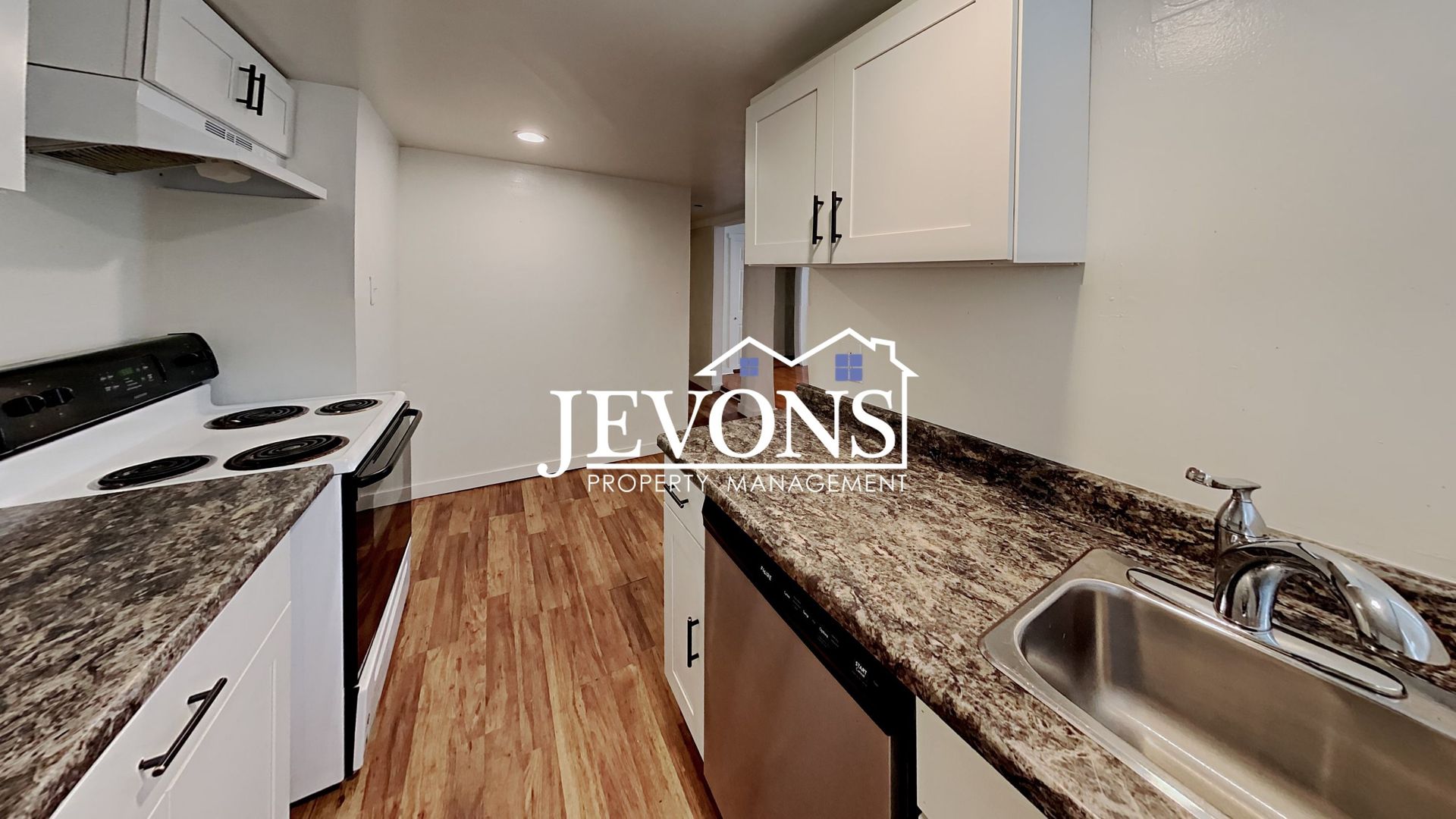 Seattle Apartment: 8332 Wabash Ave S