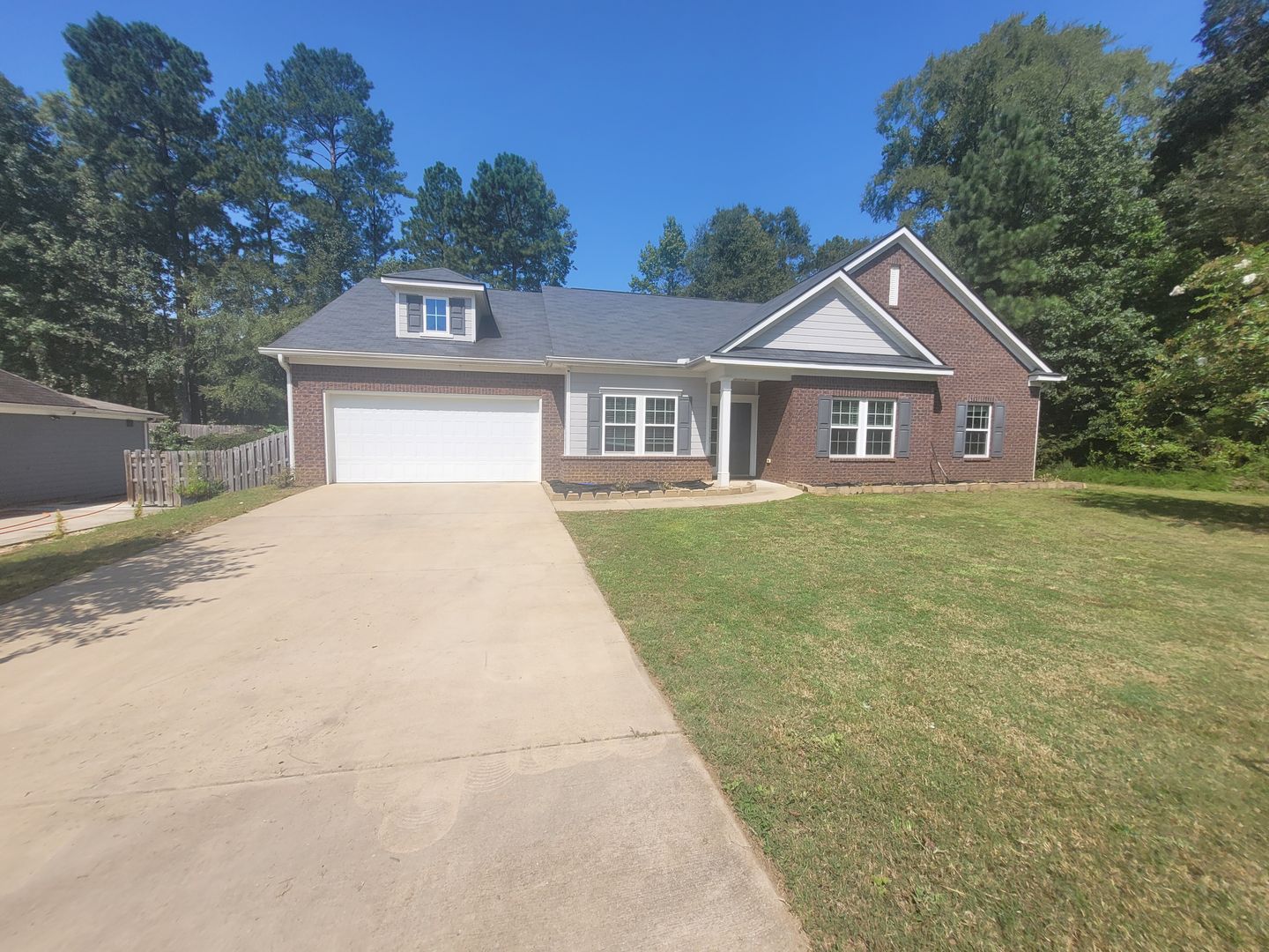 Columbus House: 7565 Thrush Dr