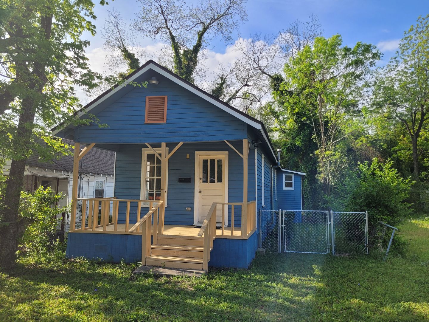 Columbus House: 2724 9th st