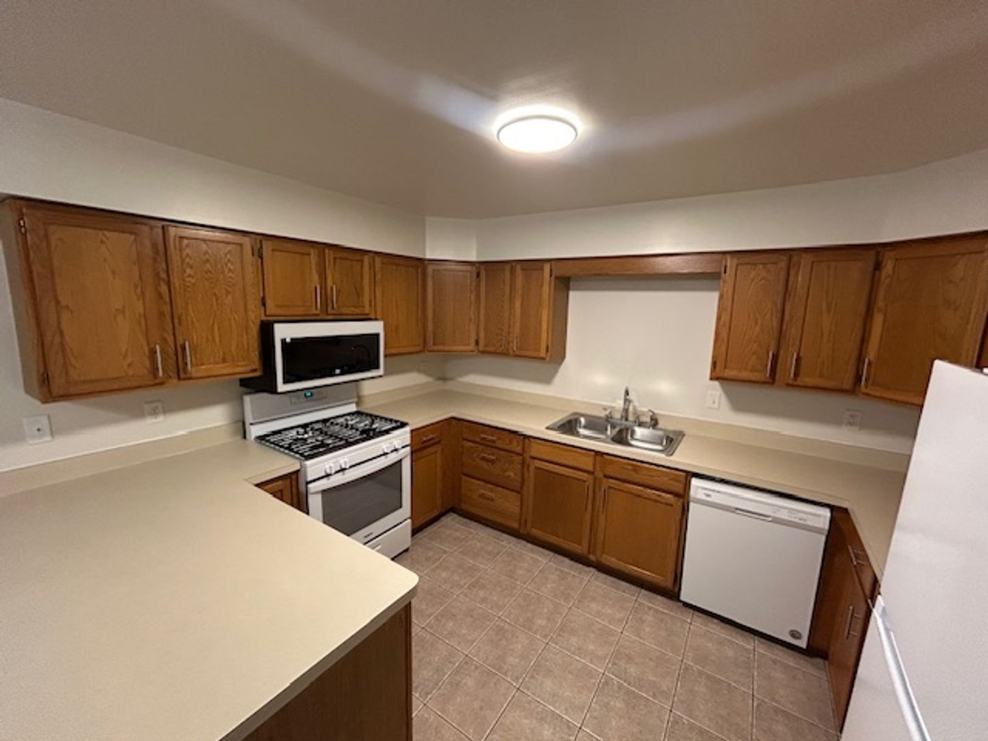 Porter Apartment: 1234 Lake Charles Ave