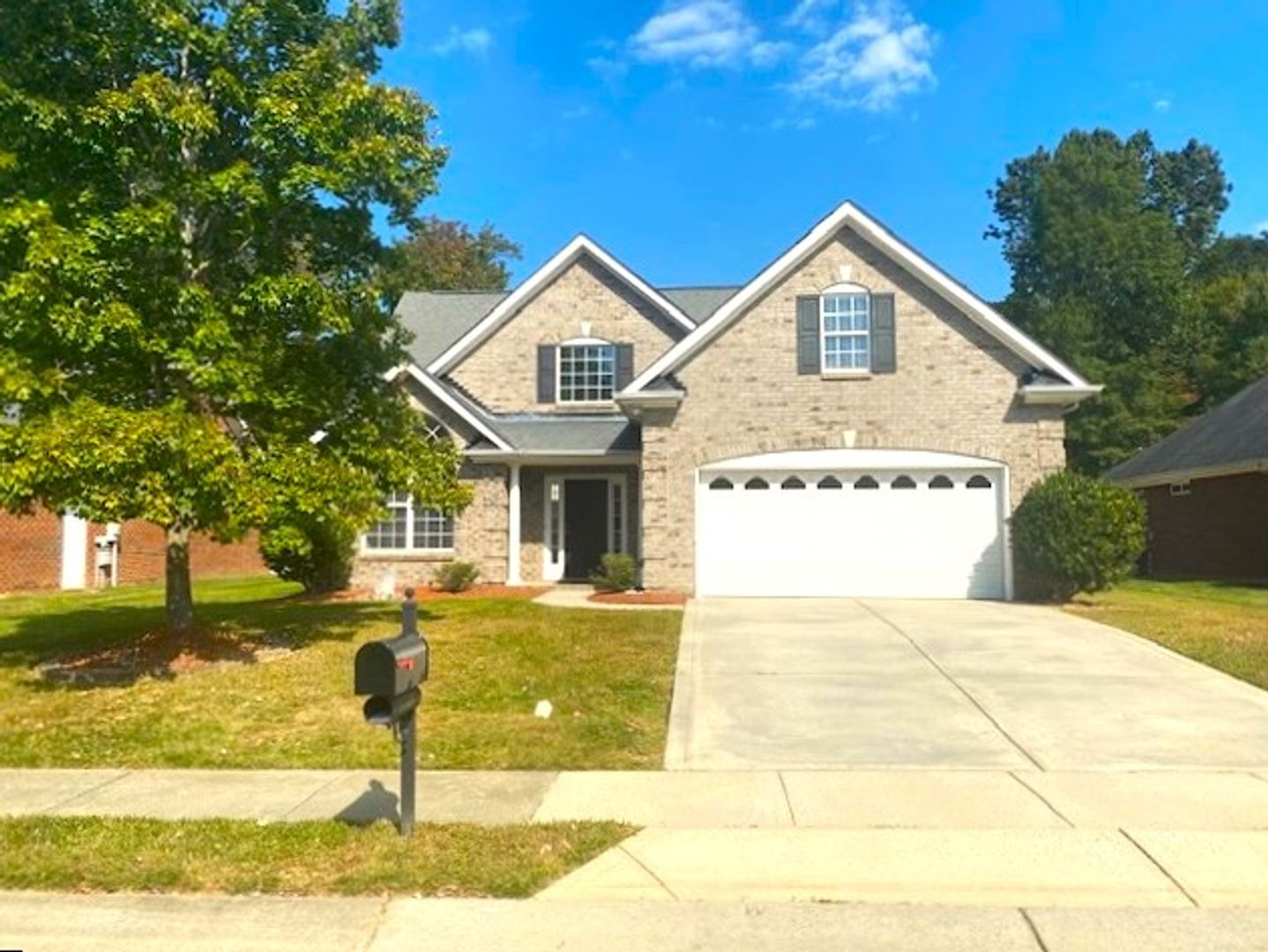 Monroe House: 5708 Sustar Dr