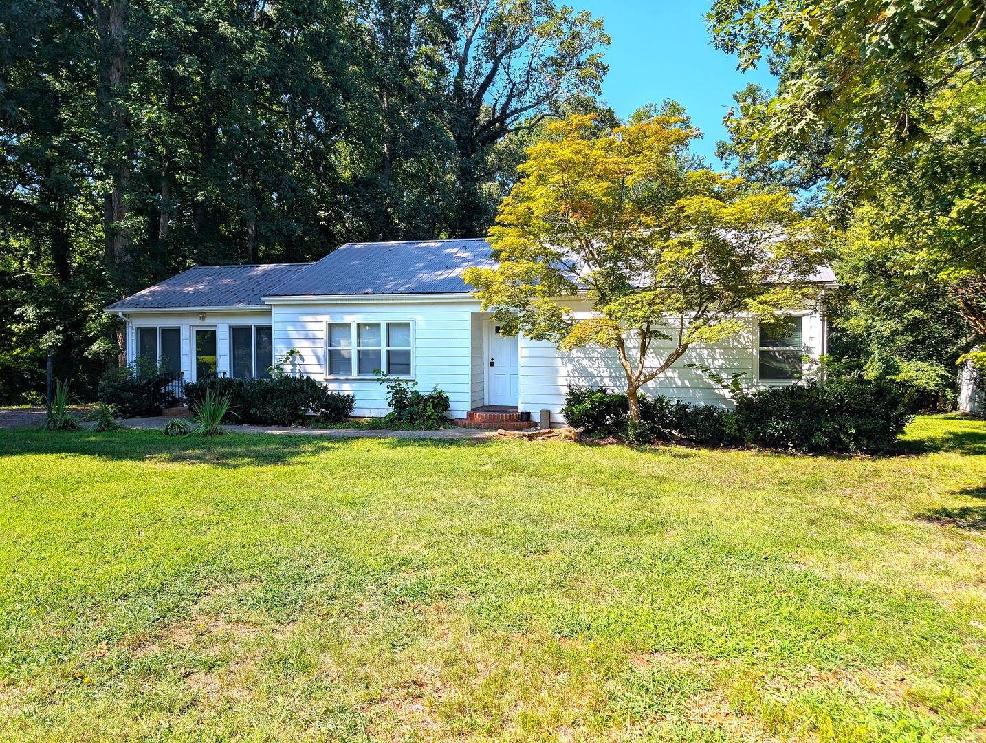 Huntersville House: 14737 North Old Statesville Rd