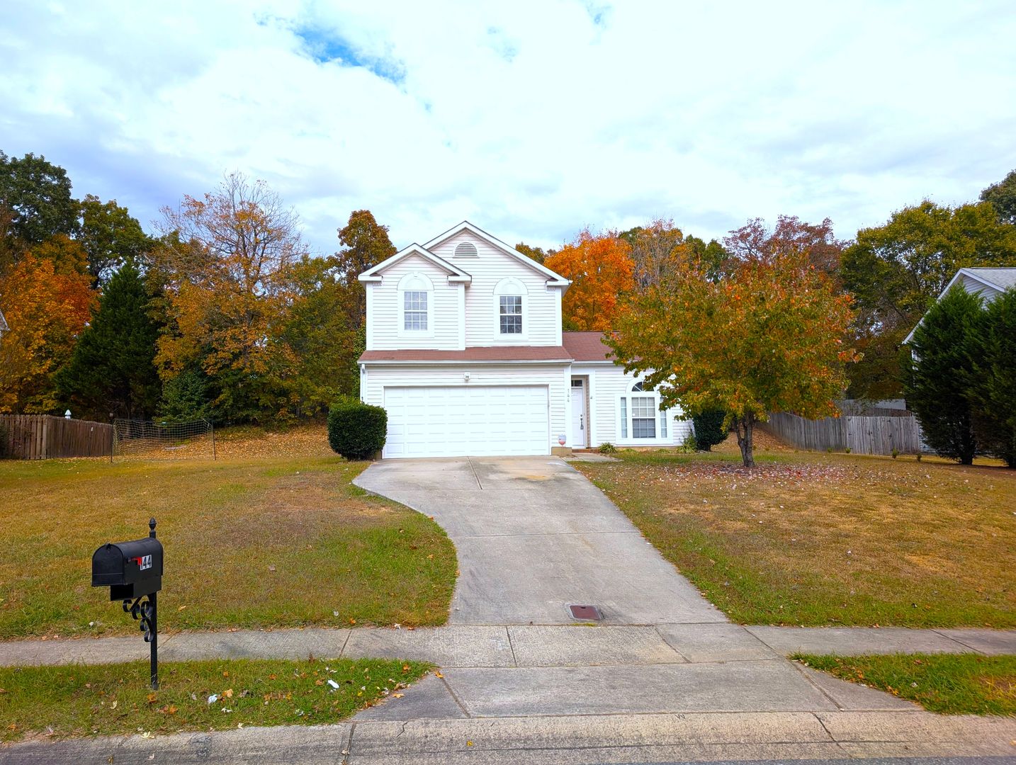 Mount Holly House: 144 West Walnut