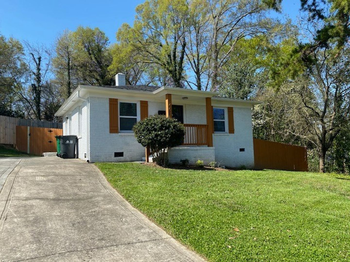 Charlotte House: 140 Mattoon St