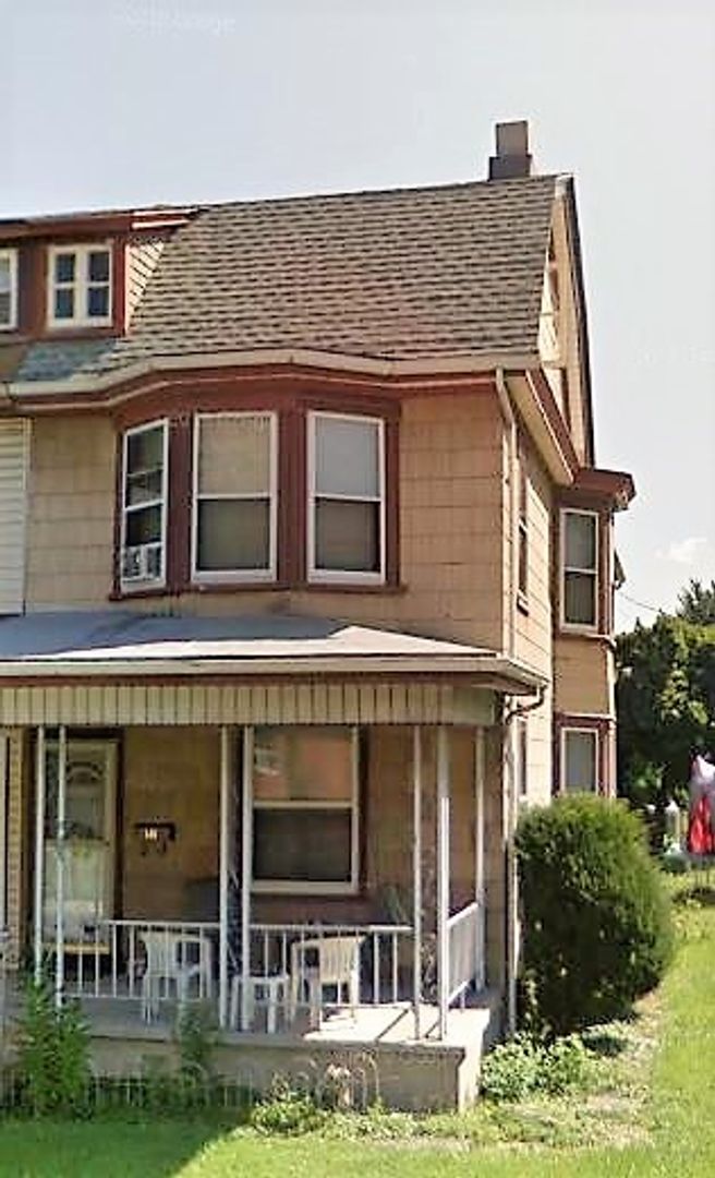 Lebanon House: 146 S. 5th Avenue