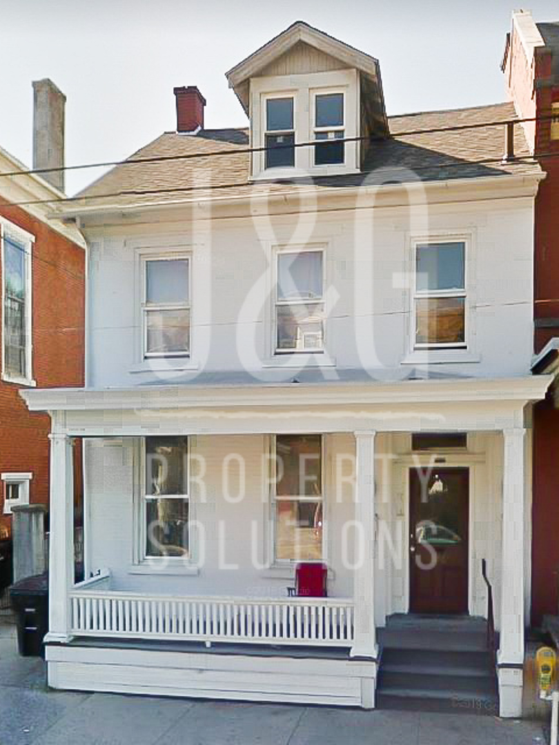 Lebanon Apartment: 626 Chestnut Street