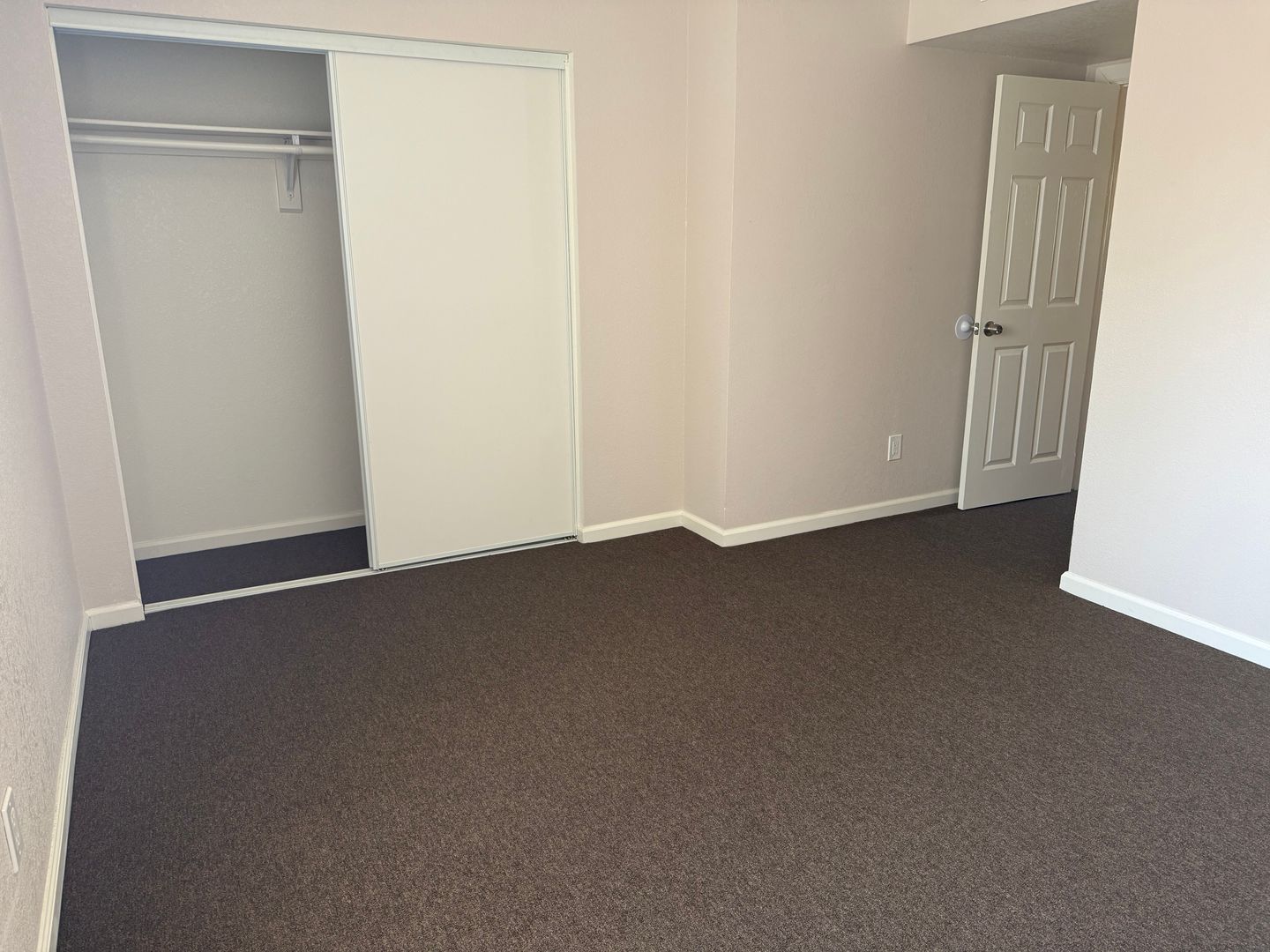 Santa Ana Apartment: 919 and 1001 South Lyon Street