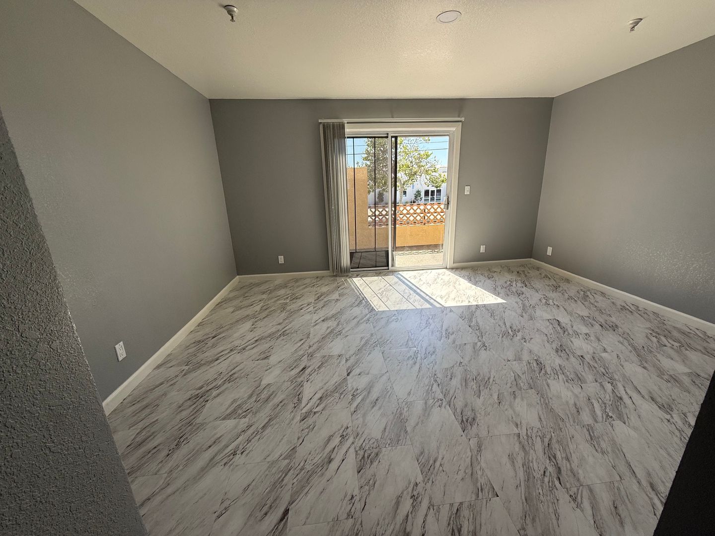 Santa Ana Apartment: 919 and 1001 South Lyon Street