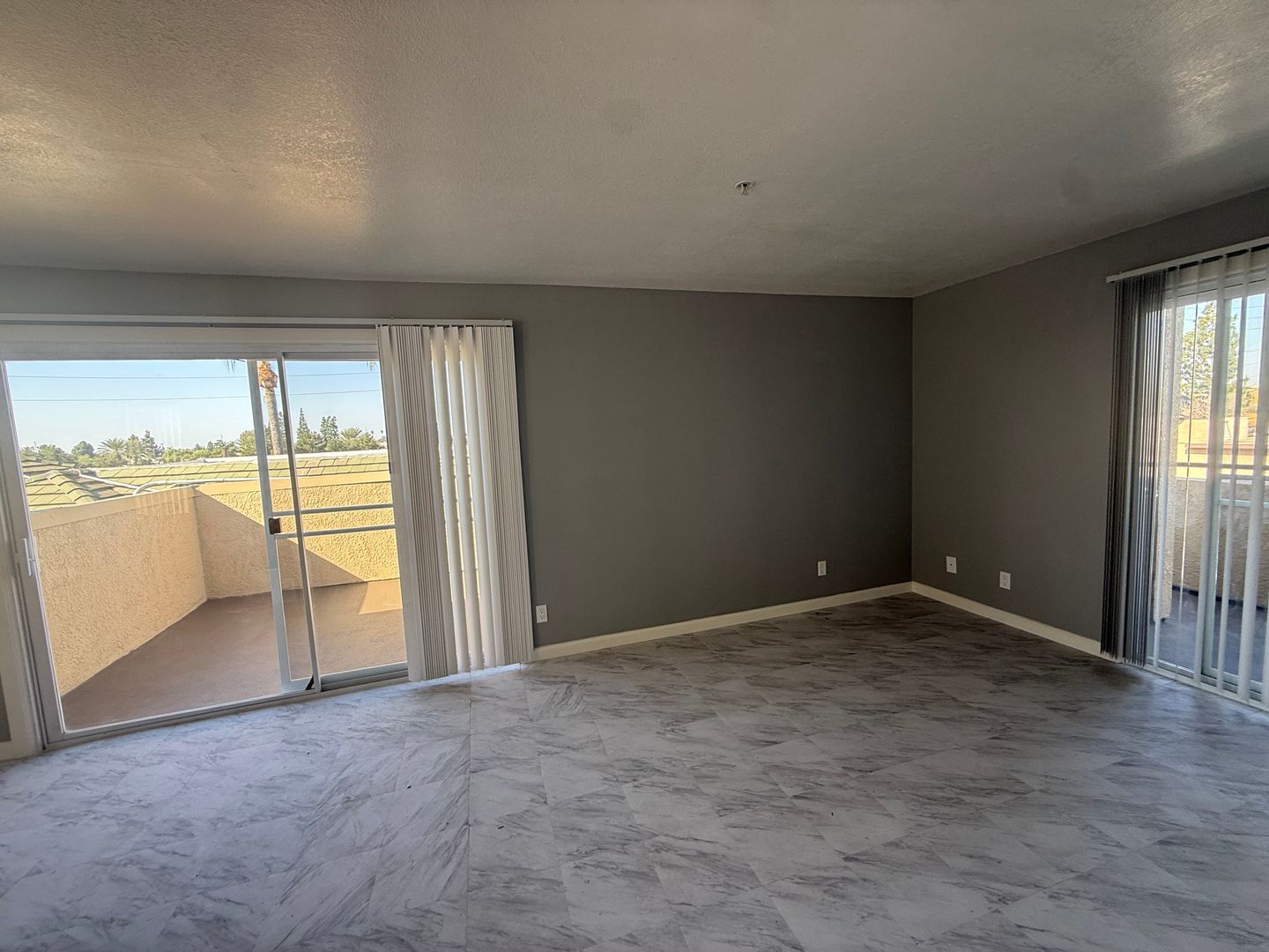 Santa Ana Apartment: 919 and 1001 South Lyon Street