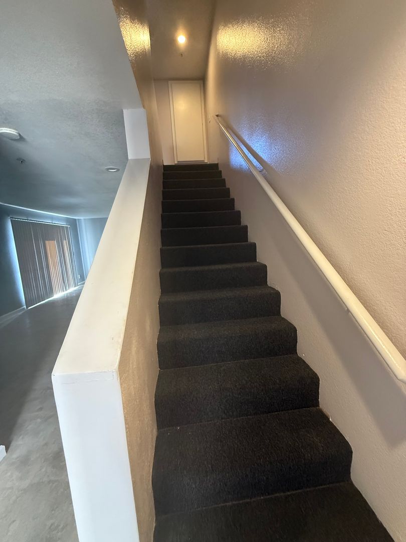 Santa Ana Apartment: 919 and 1001 South Lyon Street