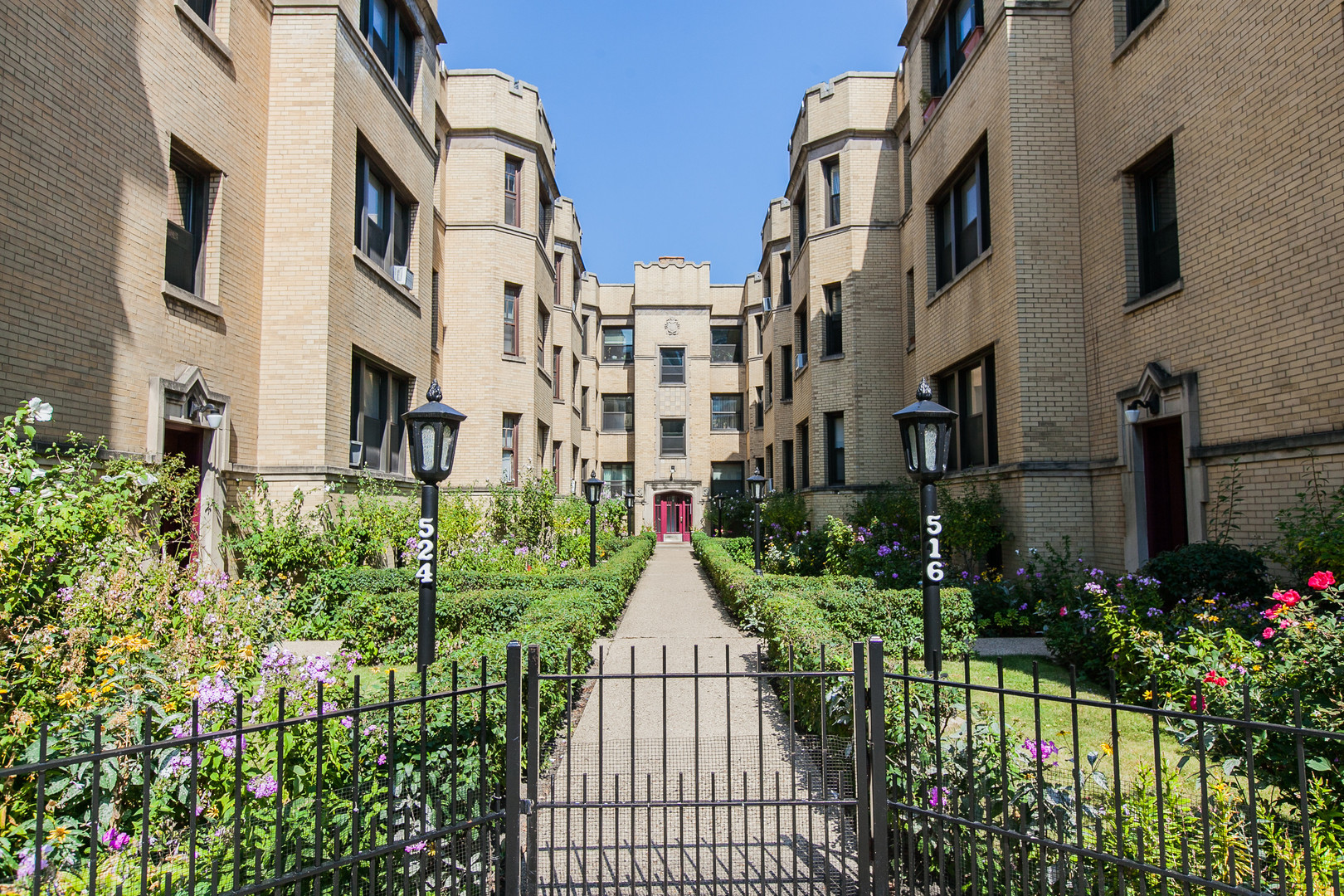 Chicago Apartment: 516-24 W. Diversey