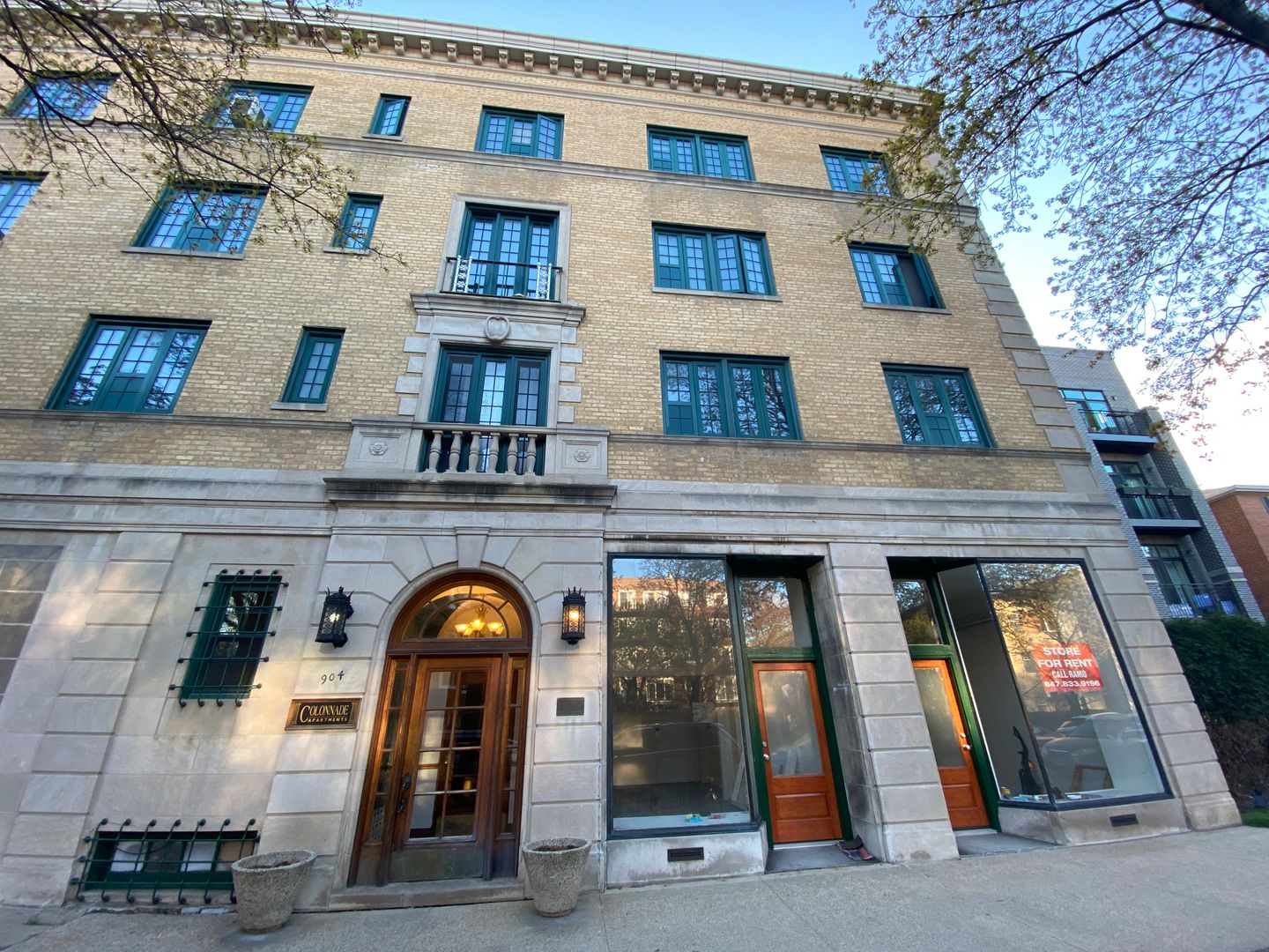 Evanston Apartment: 904 Hinman Avenue