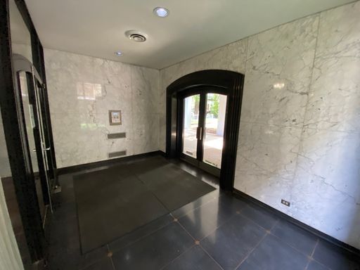 Beautiful 2 bedroom unit in the heart of Evanston – photo 1
