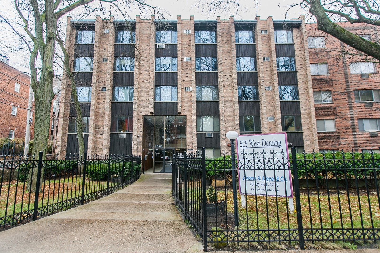 Chicago Apartment: 525 W. Deming Place