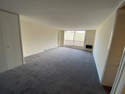 Beautiful 2 Bedroom Apartment in the Heart of Evanston – photo 1