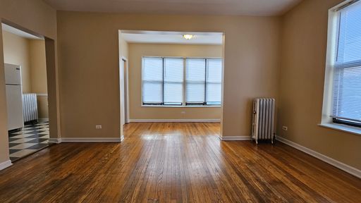 Studio Apartment in East Rogers Park – photo 1