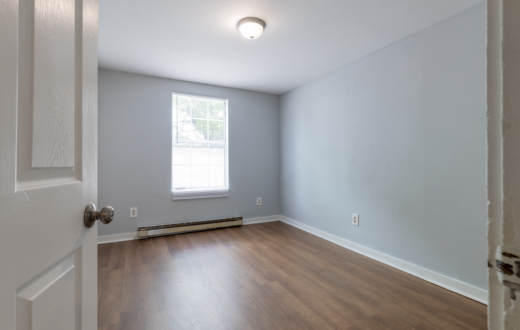 North Charleston Apartment: 1931 Clements Ave.