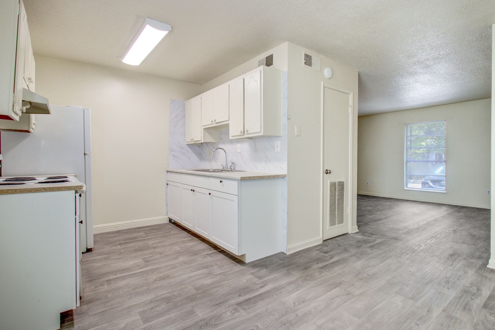 Sumter Apartment: 1199 N Lafayette Drive