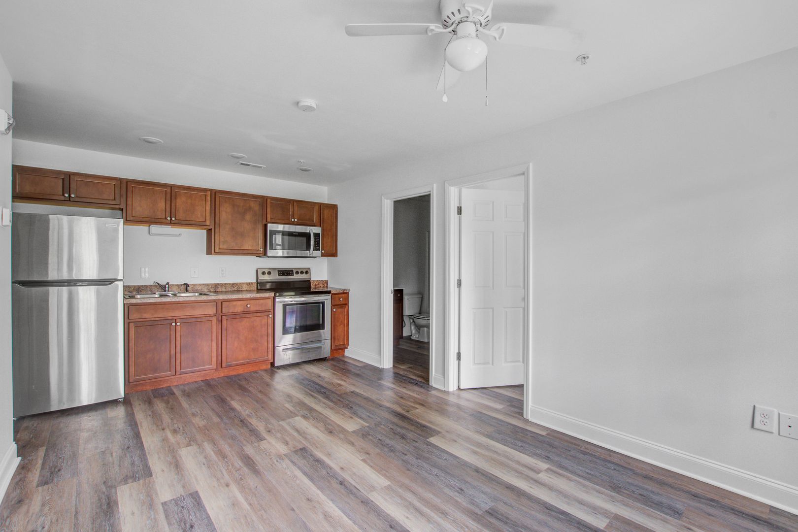 Conway Apartment: 1200-1204 Hemingway Chapel Rd.