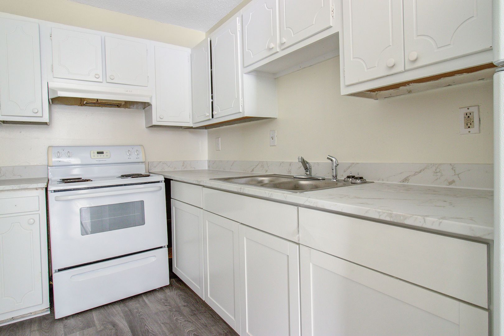 Sumter Apartment: 1199 N Lafayette Drive