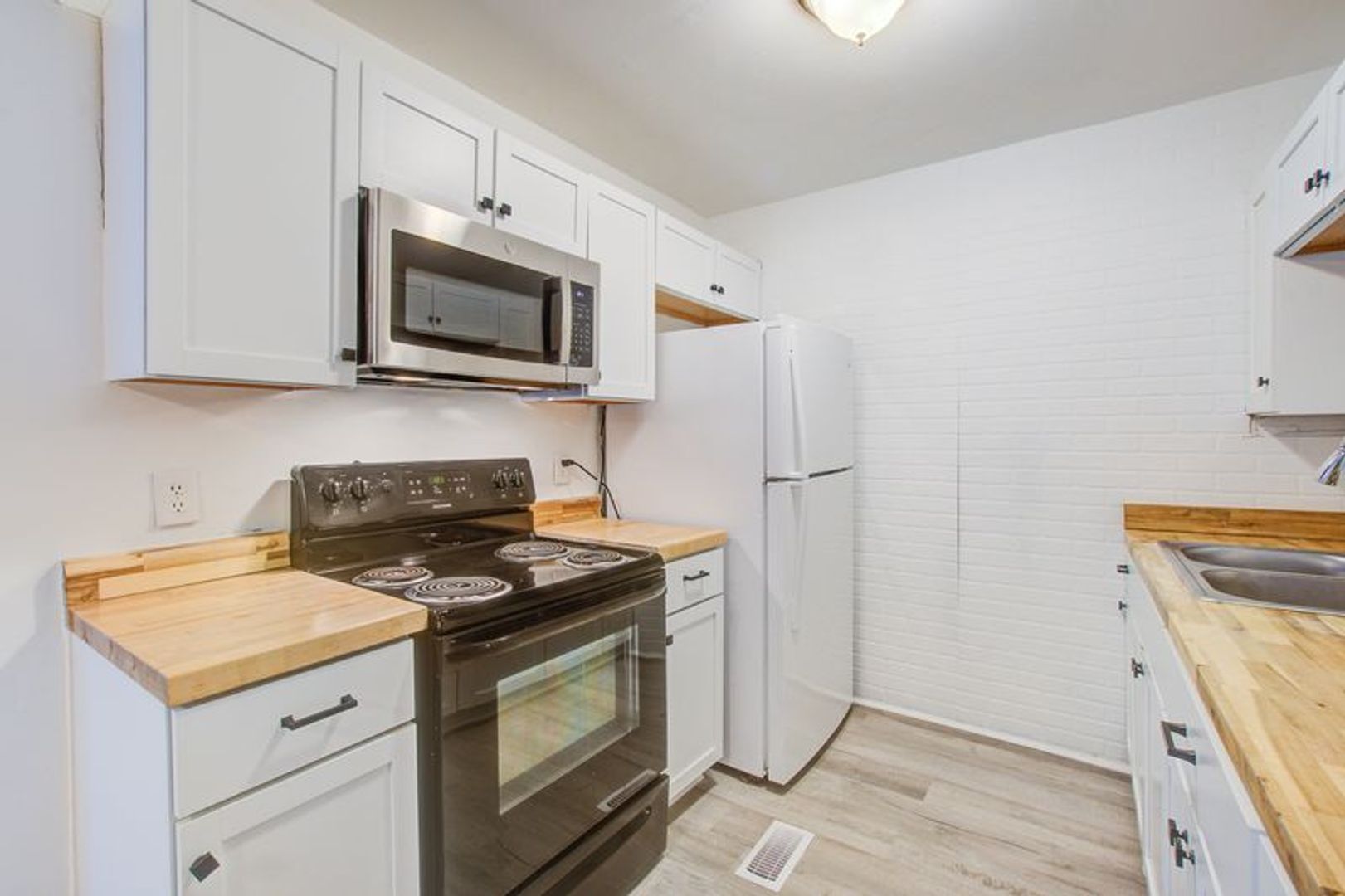 Charleston House: 441 N. Nassau Street