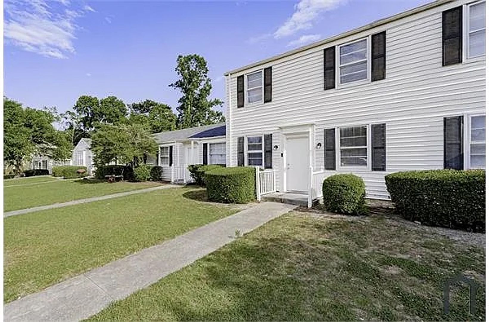 Columbia Apartment: 320 South Beltline Blvd