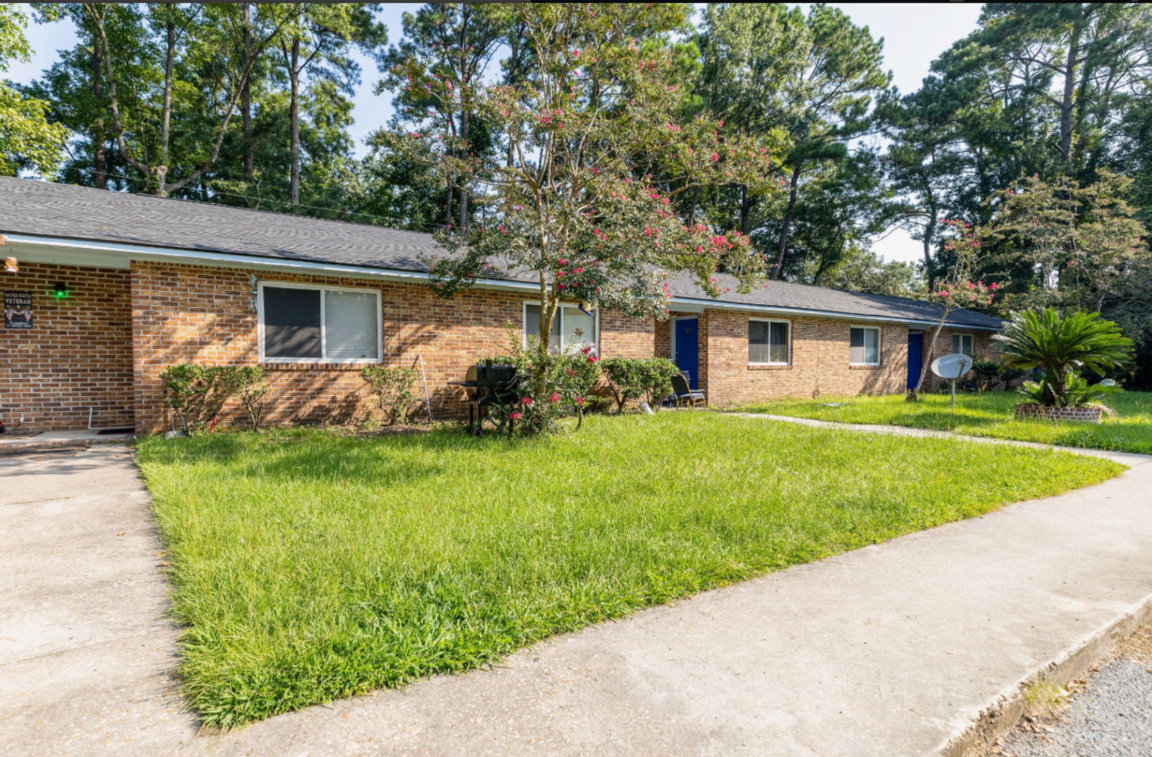 North Charleston Apartment: 6951 S. Kenwood Drive