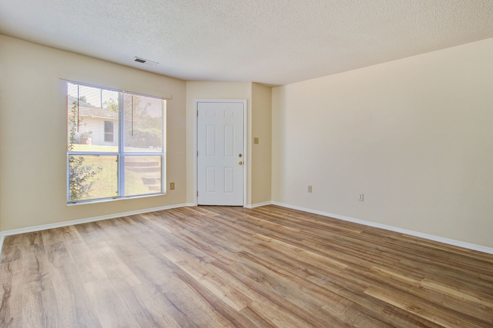 Winnsboro Apartment: 197 Lamplighter Dr.