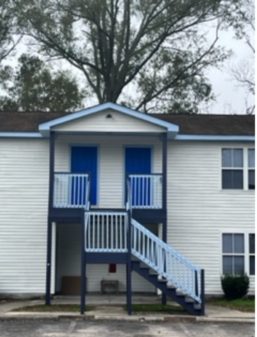 North Charleston Apartment: 6951 S. Kenwood Drive