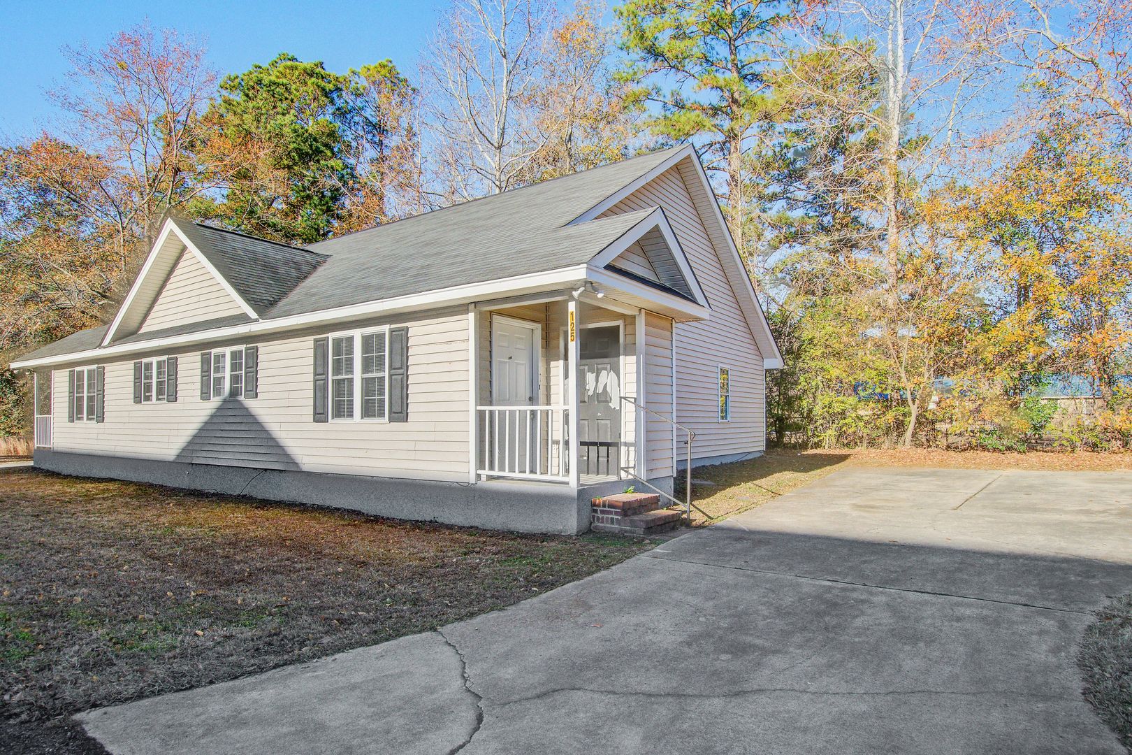 Orangeburg Apartment: 120 Harbison Dr.