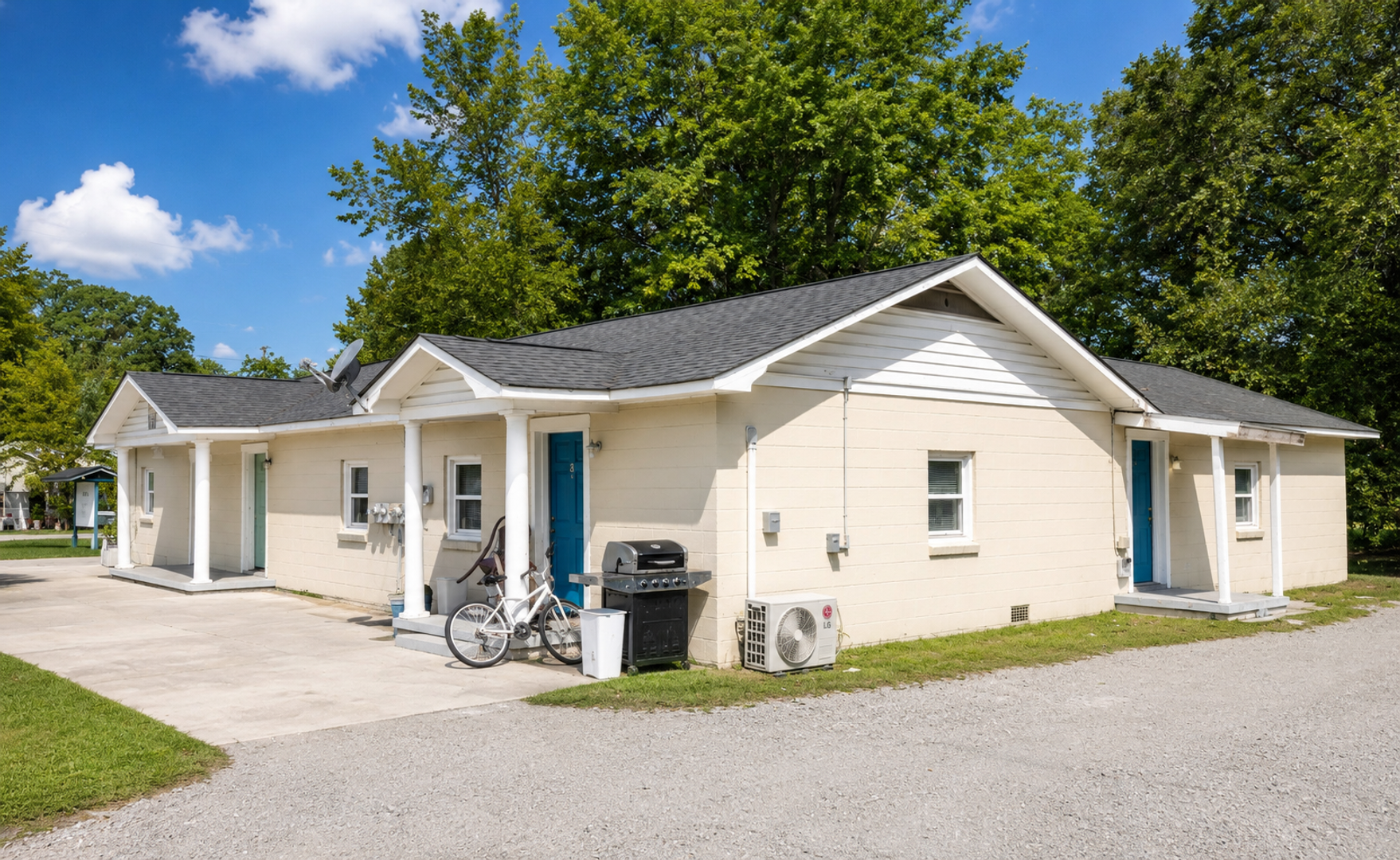 North Charleston Apartment: 1946 Iron Street