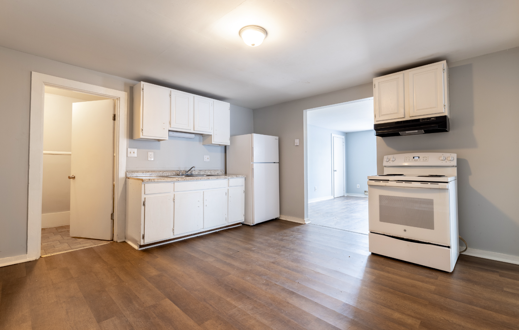 North Charleston Apartment: 1931 Clements Ave.