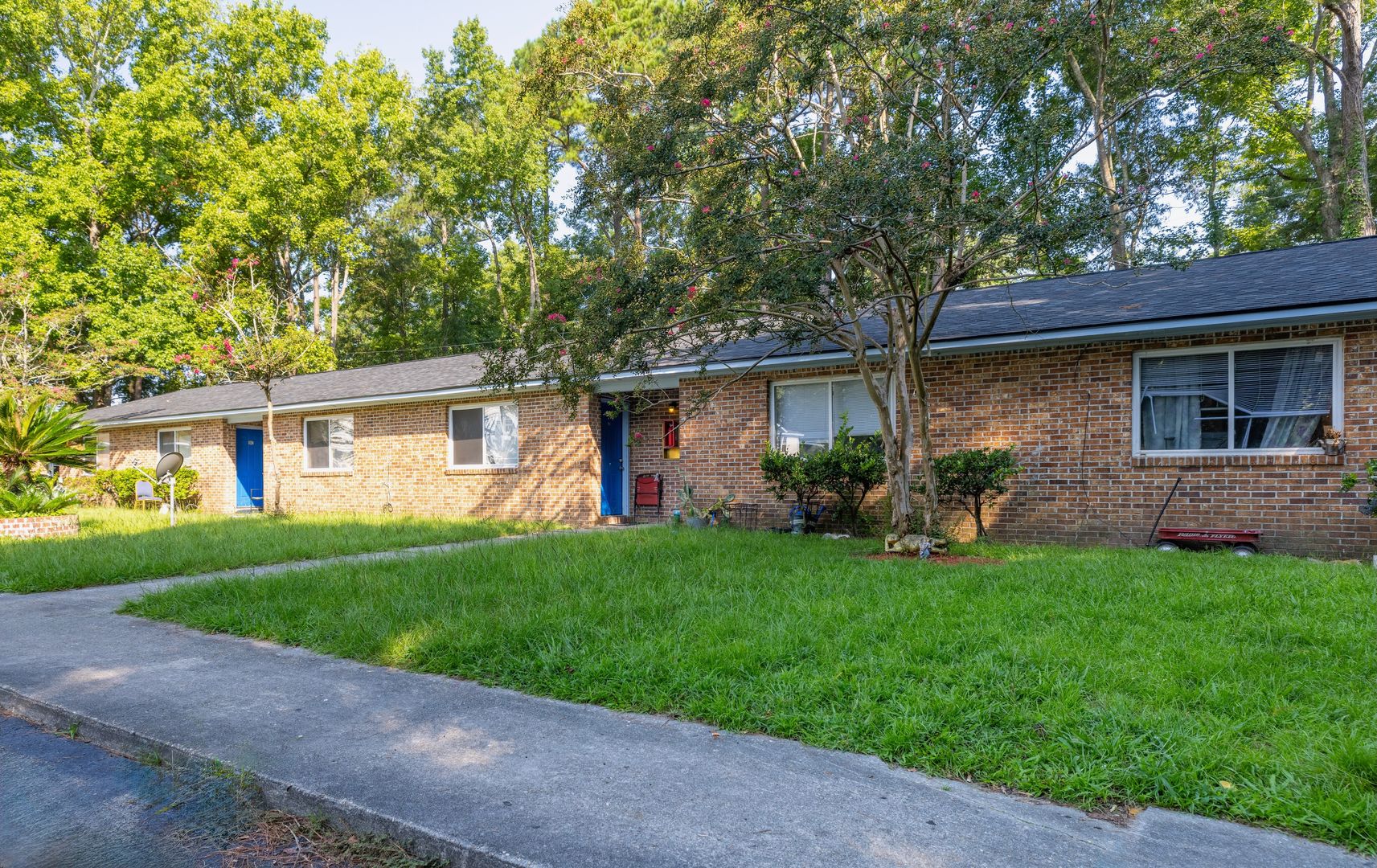 North Charleston Apartment: 6951 S. Kenwood Drive