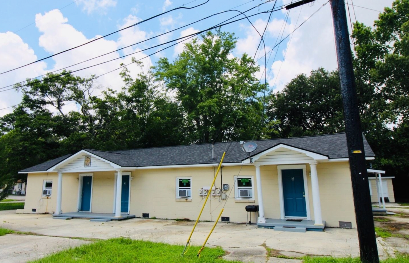 North Charleston Apartment: 1946 Iron Street