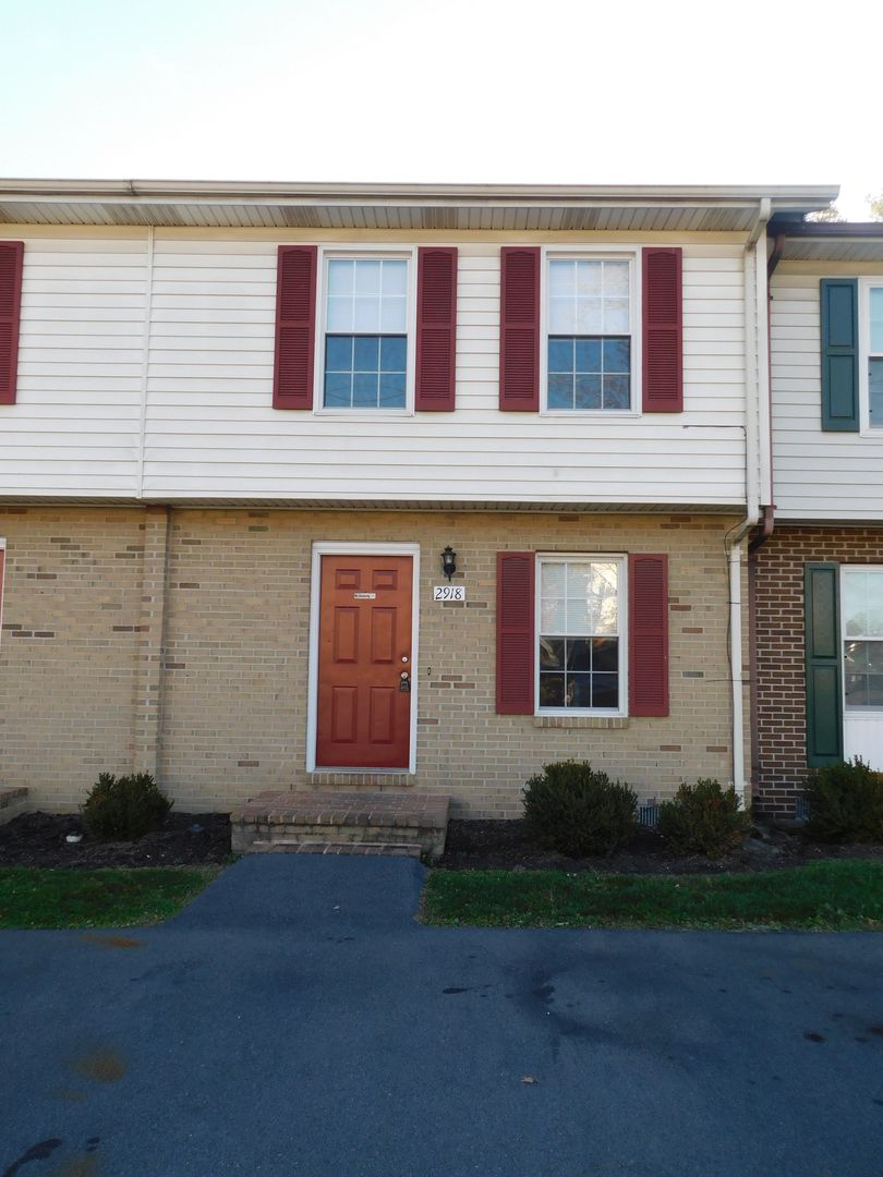 Winchester House: 2918 Packer Street