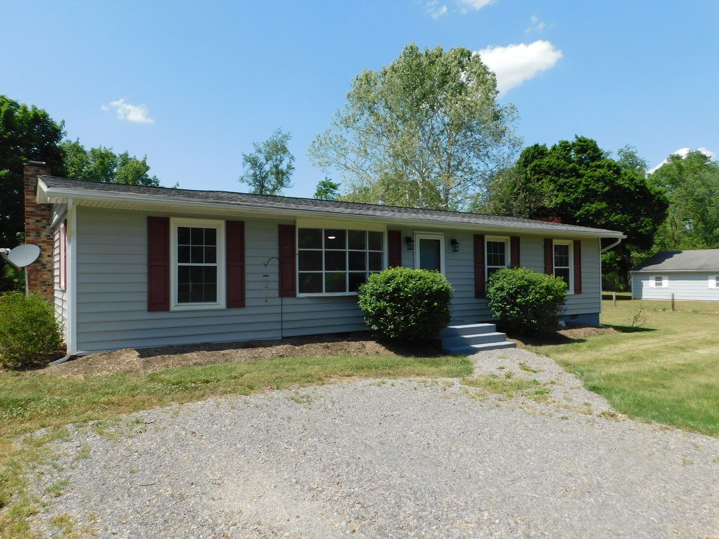 Berryville House: 1225 Kimble Road