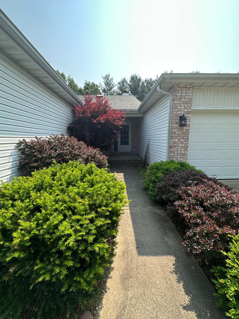 Springfield House: 2308 Checkerberry Lane