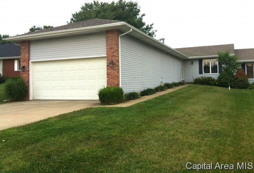 Springfield House: 4044 Oak Brook