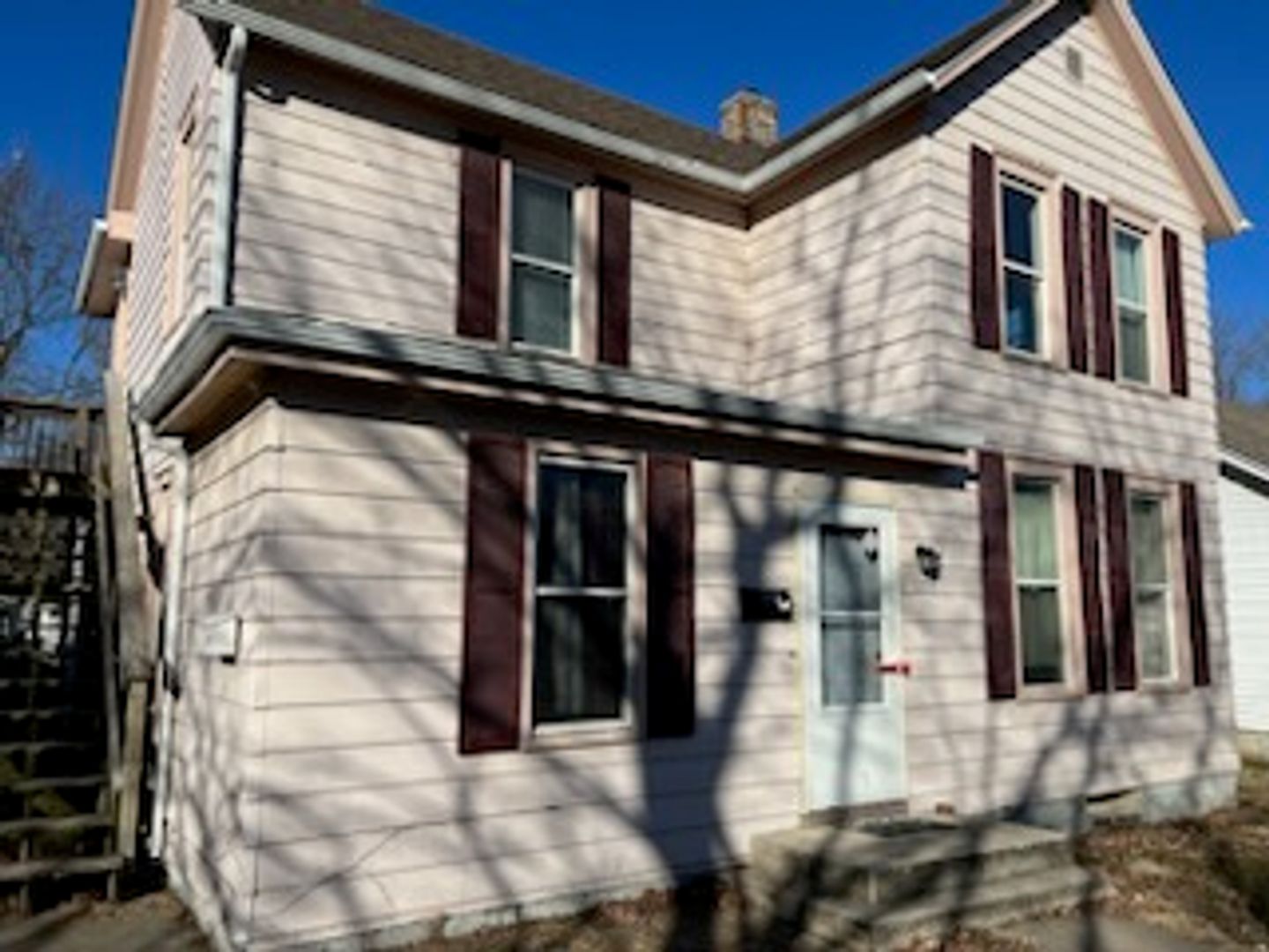 Springfield Apartment: 1235 Ledlie Avenue