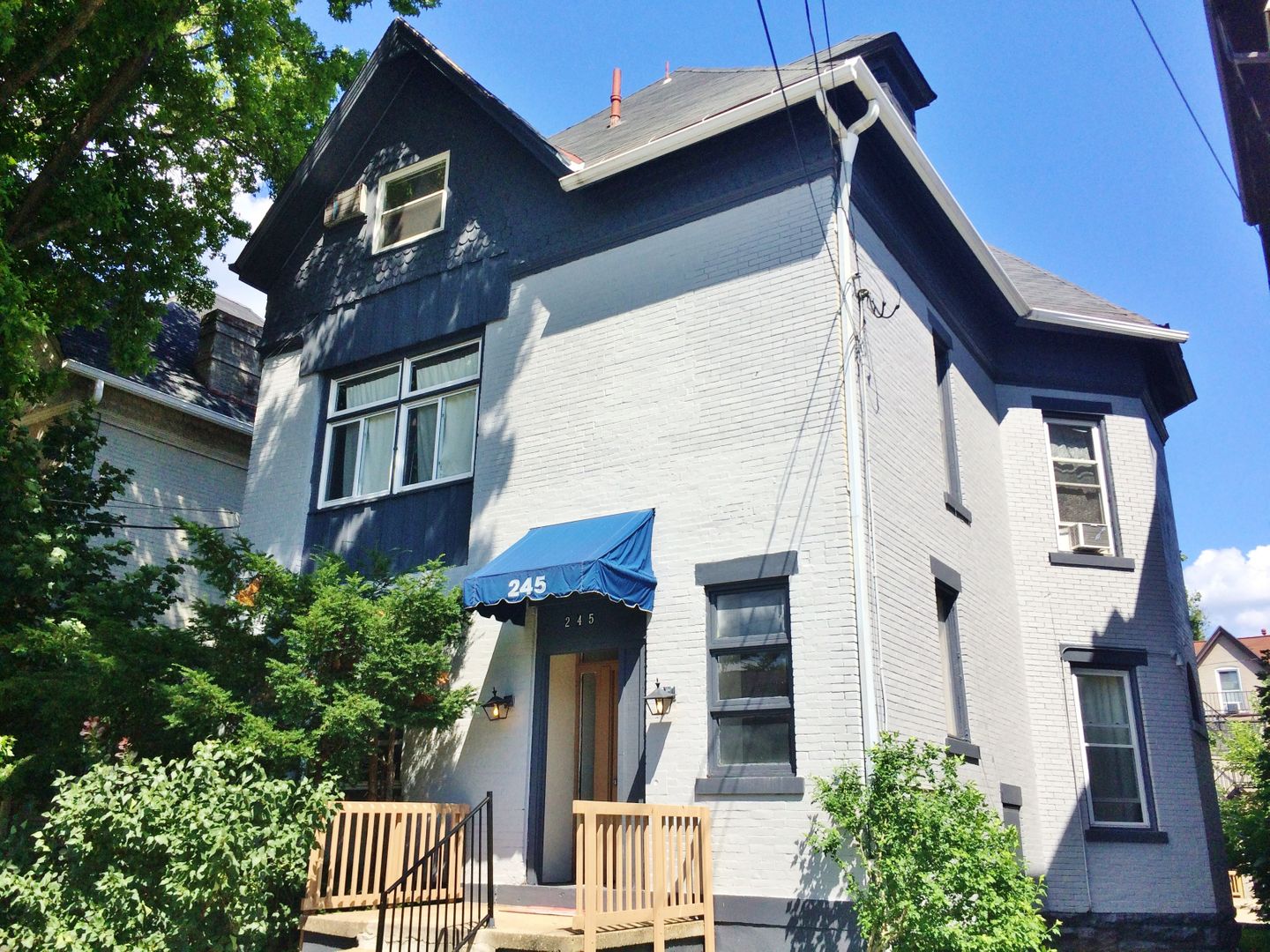 Pittsburgh Apartment: 245 Amber St.