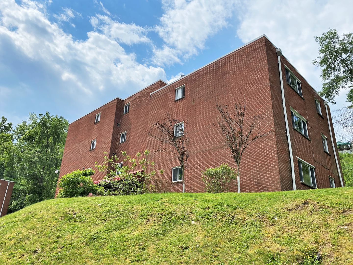 Cheswick Apartment: 433 Guys Run Road